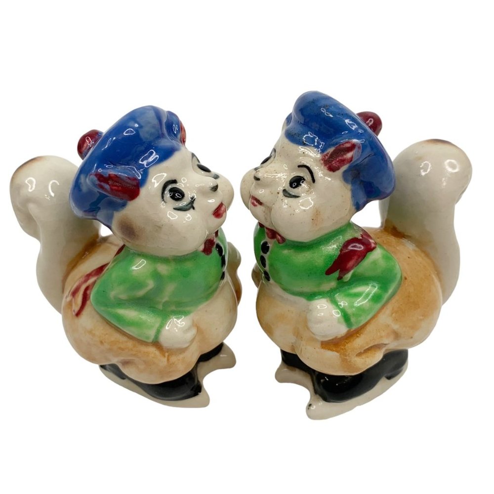 Vtg Squirrel Salt Pepper Shaker Anthropomorphic Dressed Chipmunk Kitsch Japan